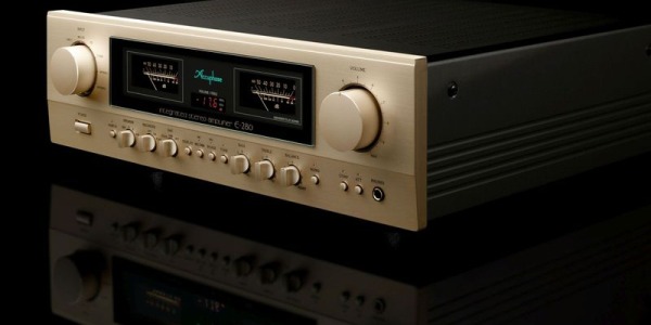 Accuphase E-280 amplificatore integrato due canali 2x90Watt