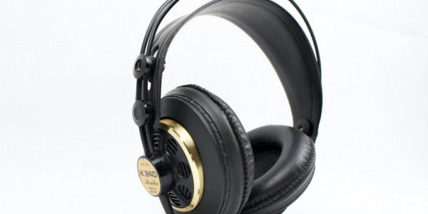 Closed or open headphones? Differences, comparisons and costs