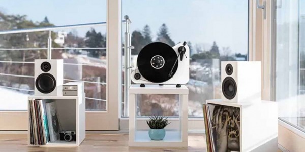 Giradischi verticali: i modelli Pro-Ject bluetooth e da muro