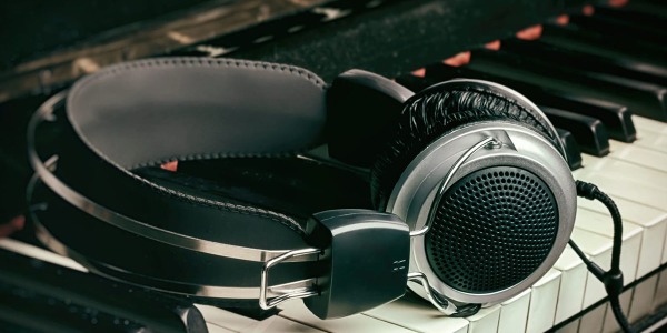 Cuffie per pianoforte digitale: come devono essere, quali scegliere