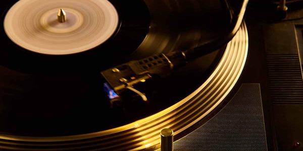 Antiskating giradischi: come impostarlo e regolarlo al meglio