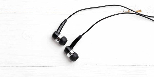 Tipi di Auricolari: chi vince tra Earbuds e In-Ear?