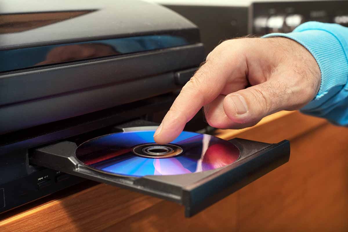 Come pulire i CD? Guida rapida alla manutenzione dei compact disc