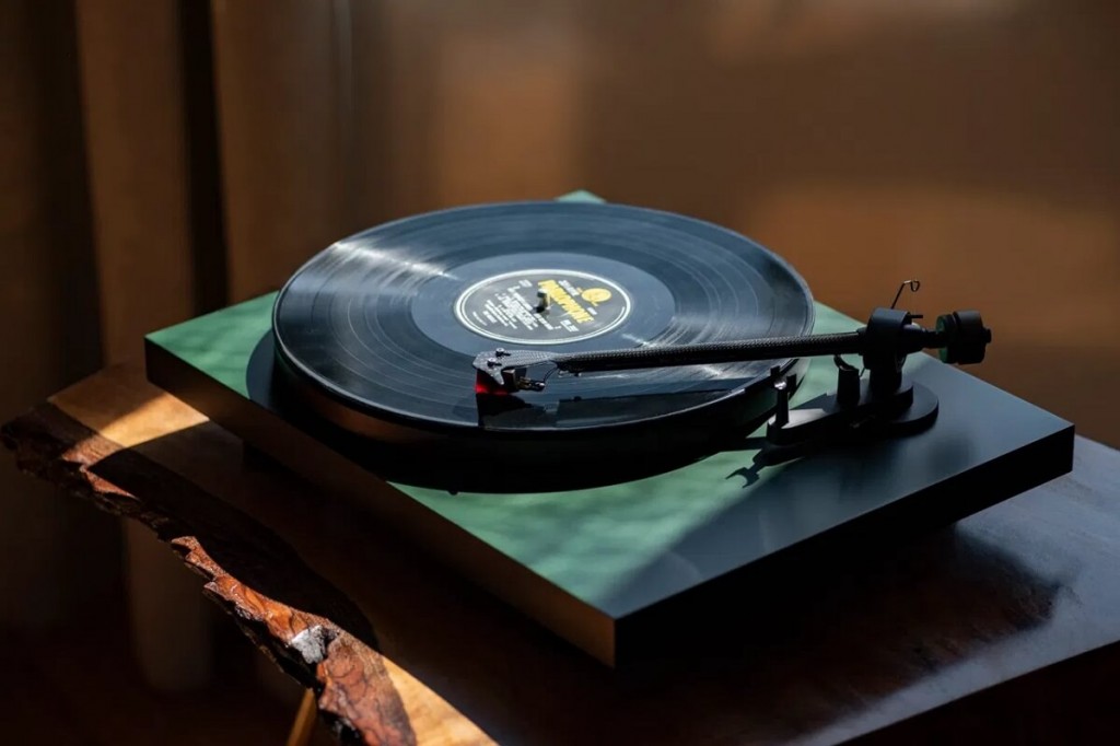 Pro-ject Debut Carbon: Caratteristiche e Recensioni